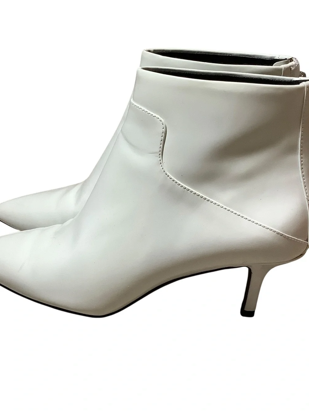 Via Spiga White Pointed Toe Ankle Booties